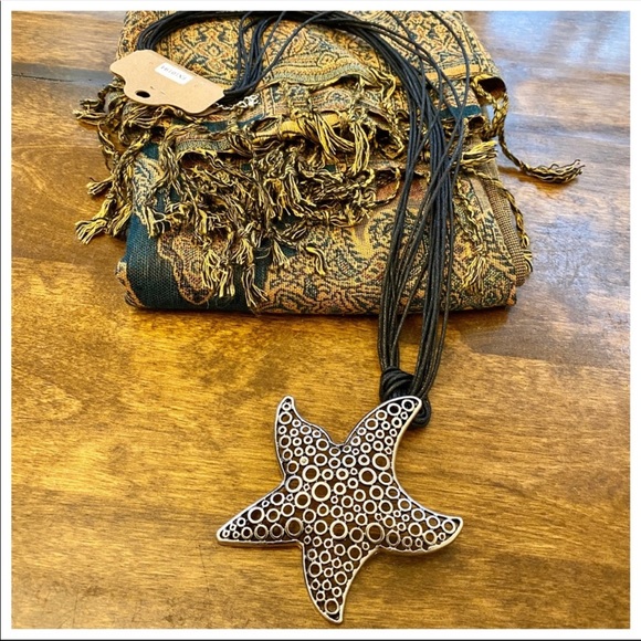 #03 BLACK LEATHER MULTI CHAIN STAR NECKLACE - Picture 2 of 3